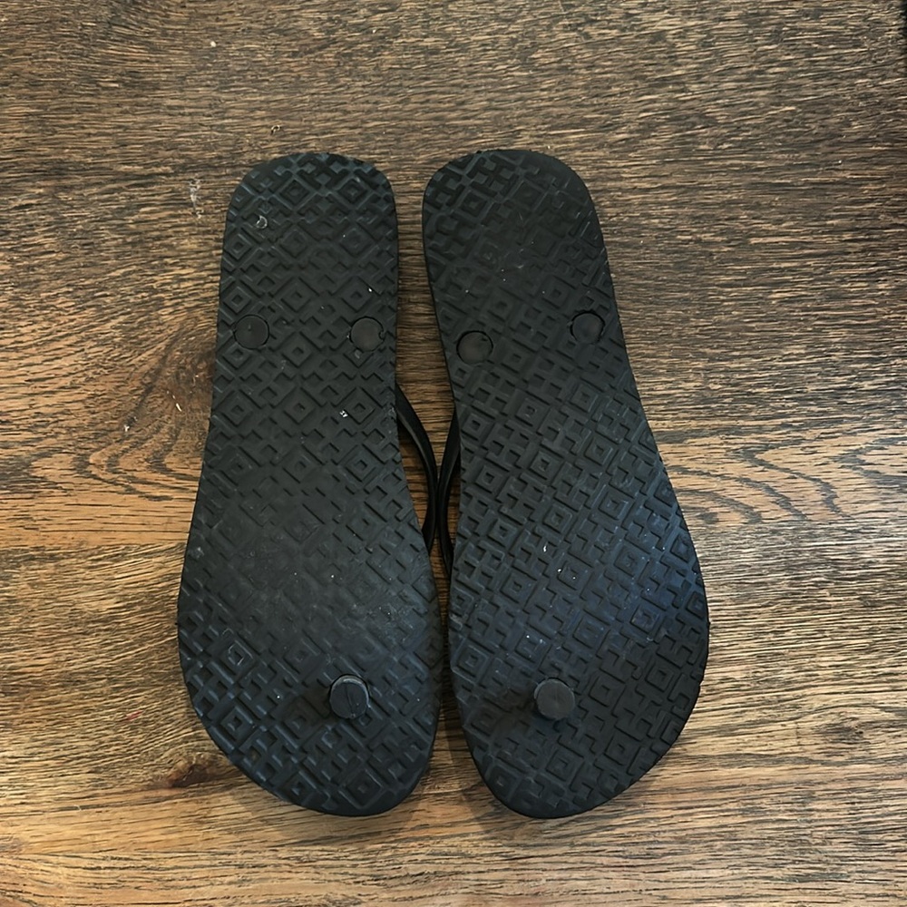 Tory Burch rubber flip flops size 8 black - Picture 2 of 2